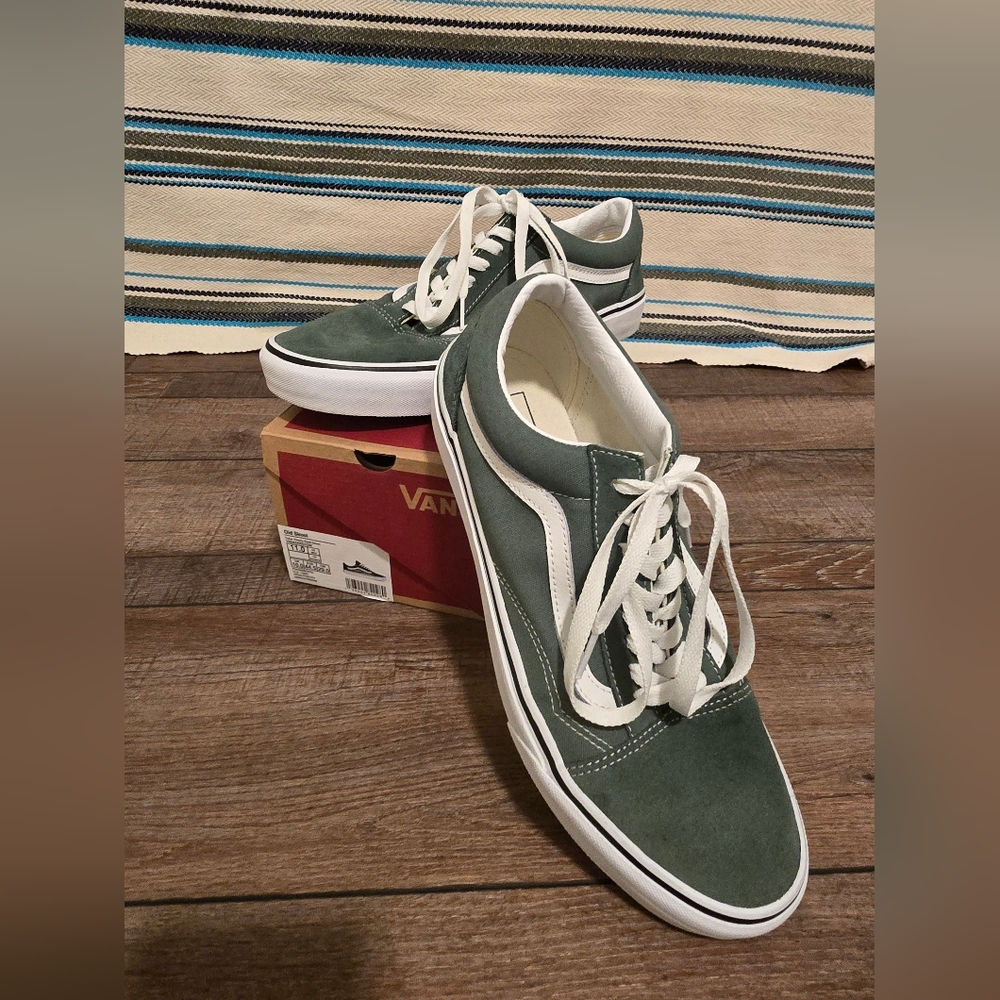 Vans Men's Green Suede Sneakers